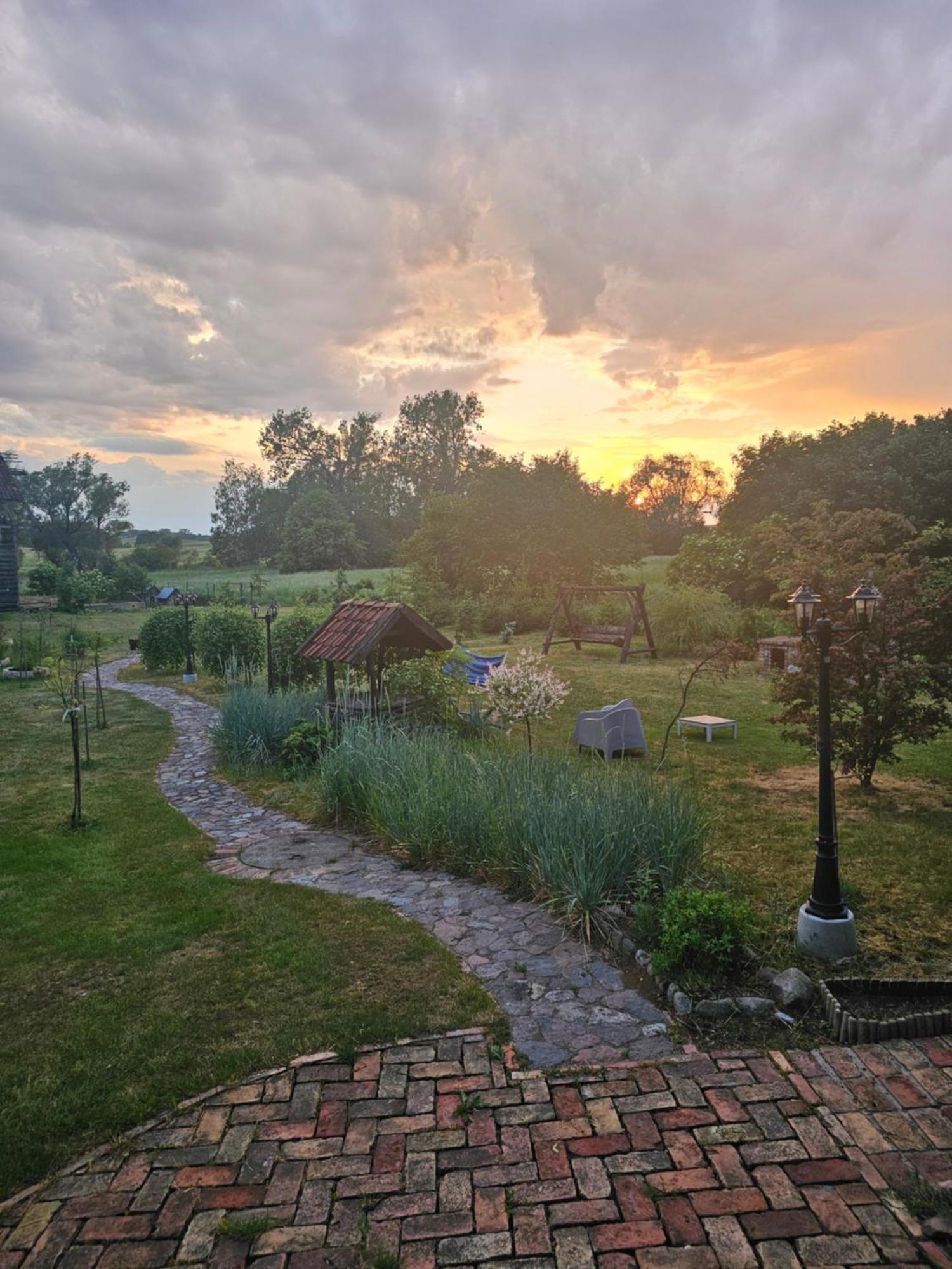Swojski Gosciniec Prazmowo Bagian luar foto